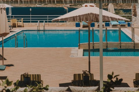 Day, Pool view, Swimming pool, sunbed