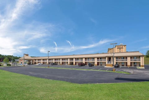 Econo Lodge Inn & Suites East Hôtel in Knoxville