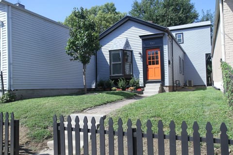 The Orange Door-Sleeps 10 Haus in Louisville