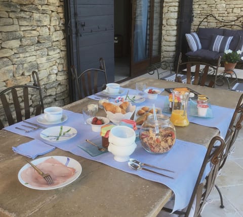 OUSTAU DE PIERA Bed and Breakfast in Gordes