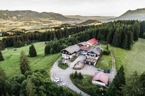 Property building, Natural landscape, Bird's eye view, Garden, Hiking, Mountain view, Parking