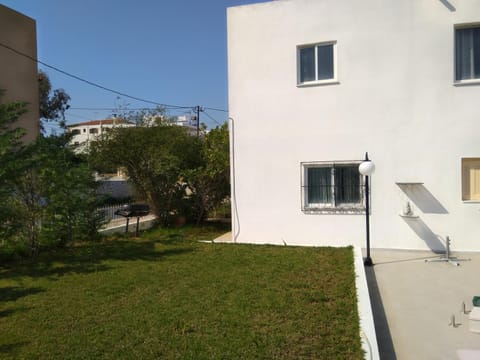 Property building, Spring, Day, Garden, Garden view