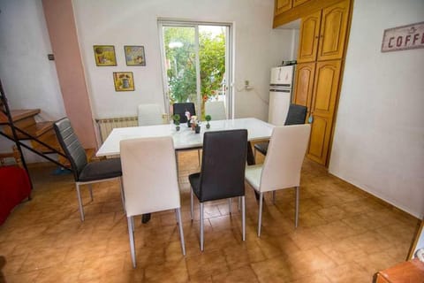 Living room, Seating area, Dining area, kitchen