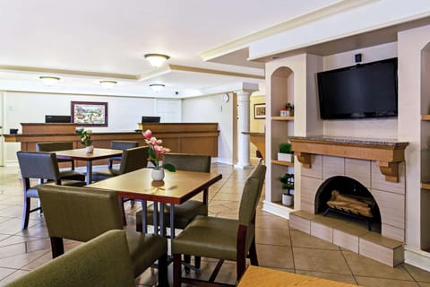 La Quinta Inn by Wyndham College Station Hotel in College Station