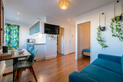 TV and multimedia, Seating area