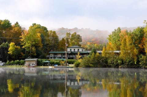 Le Boisé du Lac Hotel in Mont-Tremblant
