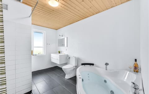 4 Bedroom Lovely Home In Skjern Maison in Central Denmark Region
