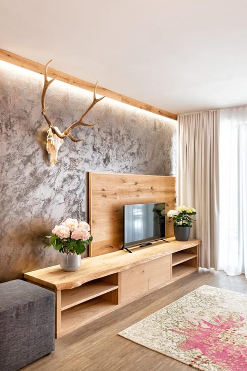 Communal lounge/ TV room, TV and multimedia, Living room