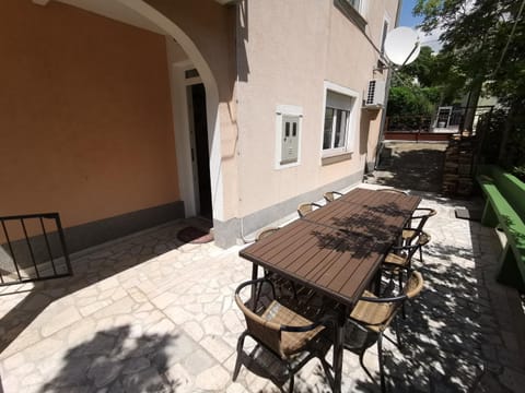 Patio, Balcony/Terrace, Seating area