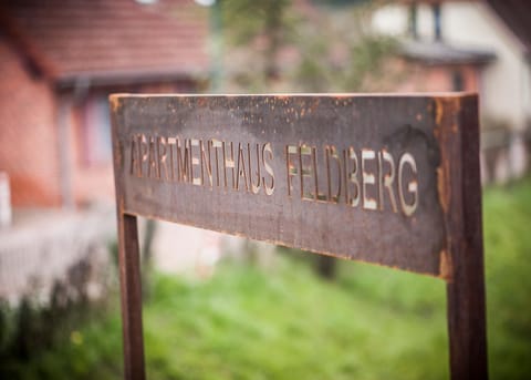 Apartmenthaus Feldberg Chambre d’hôte in Mecklenburgische Seenplatte