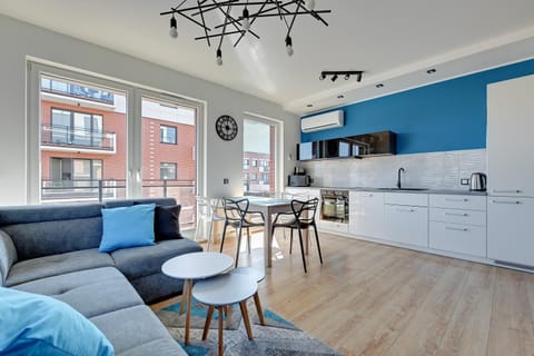 Kitchen or kitchenette, Photo of the whole room, Seating area