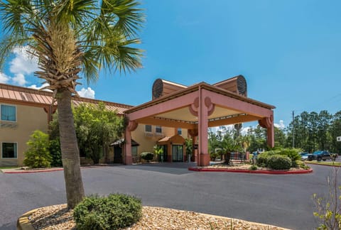 Econolodge Inn & Suites Hotel in Diamondhead