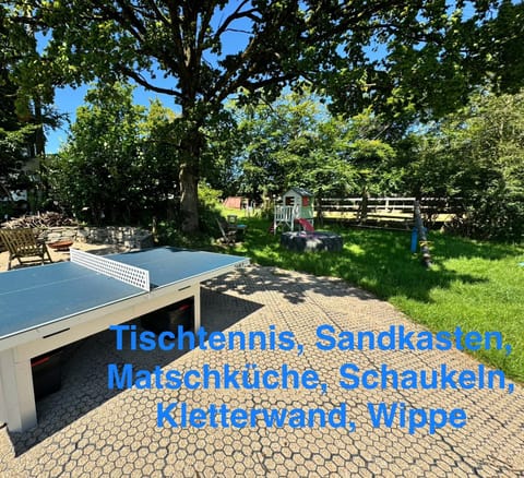 Hof Vierzehnender im Hohen Venn - 70qm Fachwerk-Studio - grosses Wohn-Schlafzimmer mit Dachterrasse und Kaminofen - separate Küche - perfekt für Paare - Monschau - Eifel - Hunde willkommen - Islandpferde Apartment in Monschau