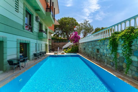 Kabasakal Otel Bed and Breakfast in Cesme