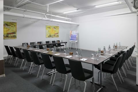 Meeting/conference room