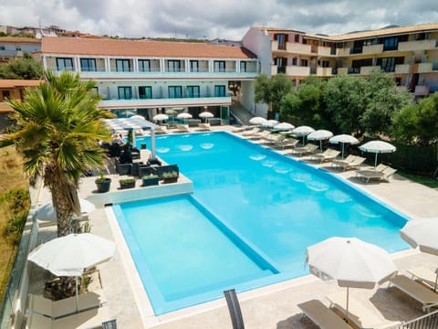 Pool view, Swimming pool