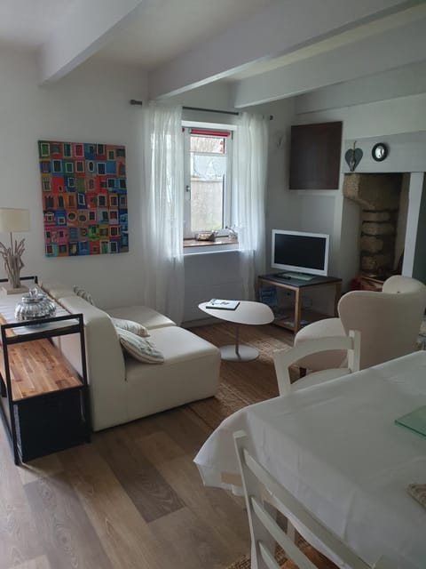 TV and multimedia, Seating area