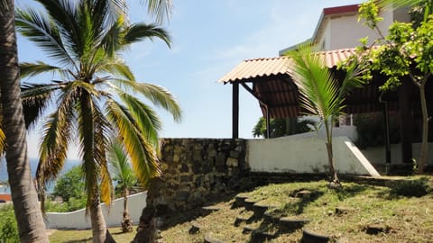 Property building, Balcony/Terrace, Garden view, Sea view