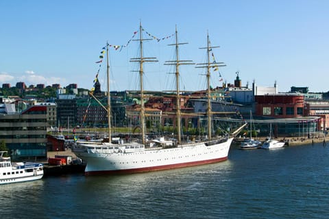 Hotel Barken Viking Docked boat in Gothenburg