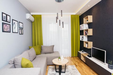 Arena BIG Luxury Apartments Condo in Novi Sad
