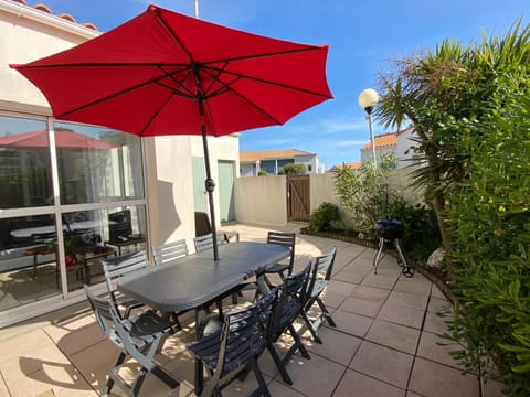 Patio, Balcony/Terrace, Seating area, Inner courtyard view