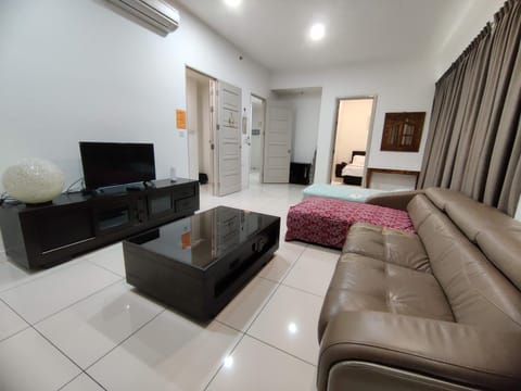 Communal lounge/ TV room, TV and multimedia, Living room