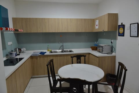 Coffee/tea facilities, Kitchen or kitchenette, Dining area, pet friendly, stove