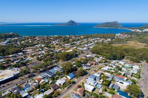 Beach & Bay Holiday Rental - Nelson Bay House in Nelson Bay