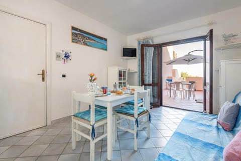 Summer, Living room