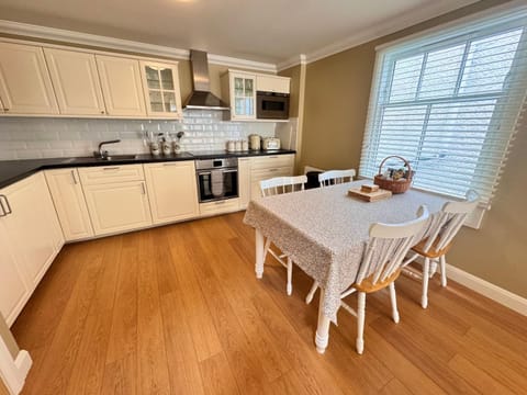 Allt Nan Ros Cottage Apartment in Scotland