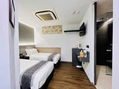 Bed, TV and multimedia, Bedroom, air conditioner