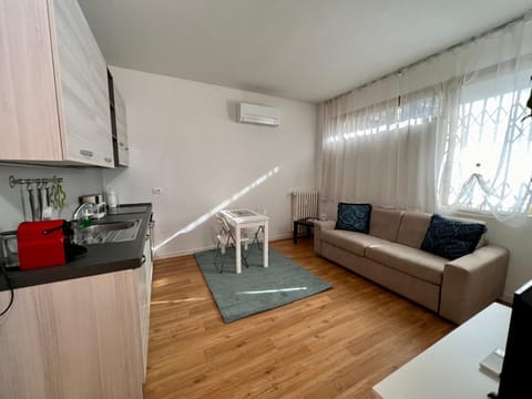 CUTE FLAT - BEST PRICE - Wi Fi - AC - TV Apartment in Florence