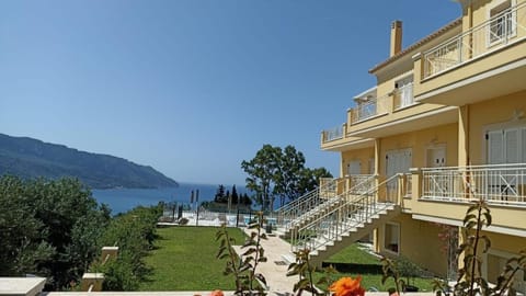 Property building, Day, Natural landscape, Mountain view, Sea view