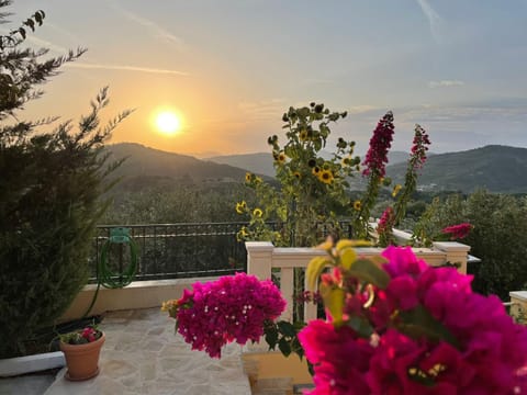 Balcony/Terrace, Mountain view, Sunset