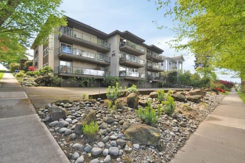 the Juliet, Best Area, 2 Bedrooms, WD, Jacuzzi Bath, New Carpet, 825sf Condominio in Tacoma
