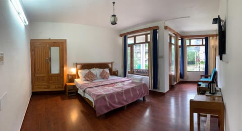Tourist Hotel 10 minutes walking distance from the mall Hotel in Manali