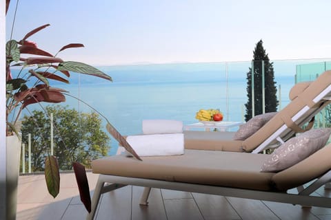 Balcony/Terrace, Pool view, Sea view