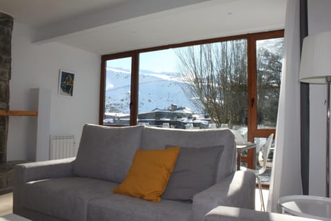 Day, Winter, Living room, Mountain view