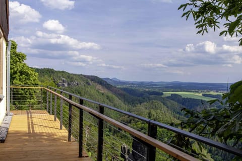 Balcony/Terrace, Mountain view