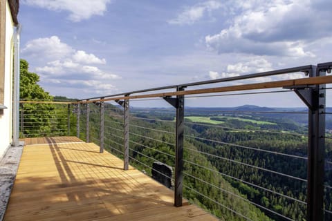 Balcony/Terrace, Mountain view