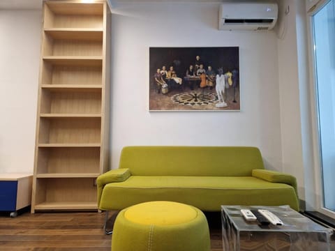 STATUS Superior Apartments Condo in Belgrade