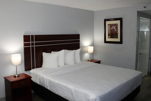 Rancho San Diego Inn & Suites Hotel in El Cajon