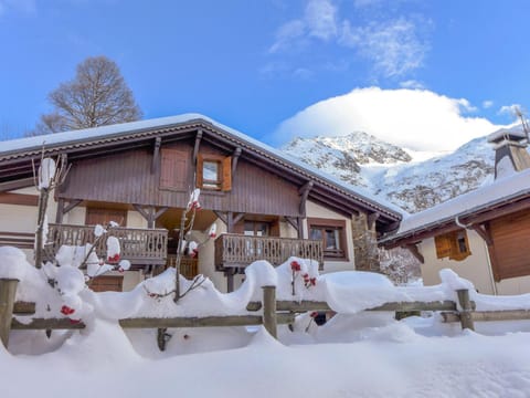 Apartment Le Plan des Reines by Interhome Apartment in Chamonix