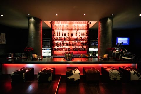 Lounge or bar, Drinks