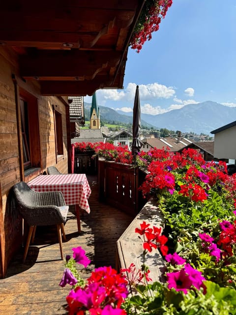 Balcony/Terrace, Seating area, Dining area, City view, Landmark view, Mountain view, Street view, pet friendly