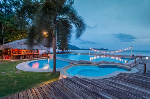 Twin Bay Resort - SHA Extra Plus Resort in Sala Dan