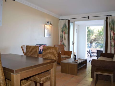 3 pièces avec terrasse, clim et parking à Grimaud - FR-1-226-390 Apartment in Grimaud