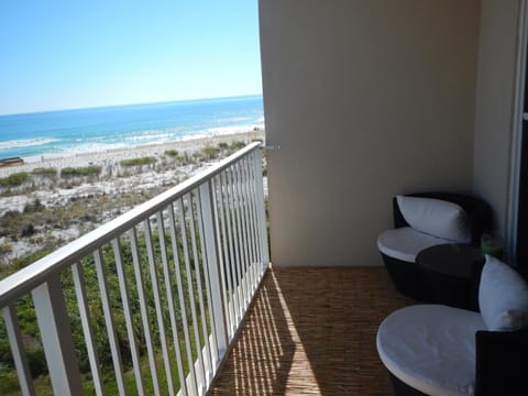 Best Gulf-Front Beach View in Destin! Aparthotel in Destin