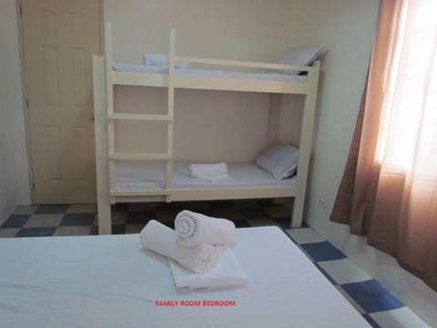 Bed and Brewhouse Sucat Pensão in Las Pinas