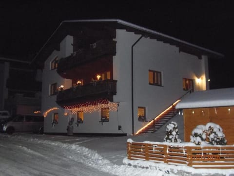 Facade/entrance, Winter